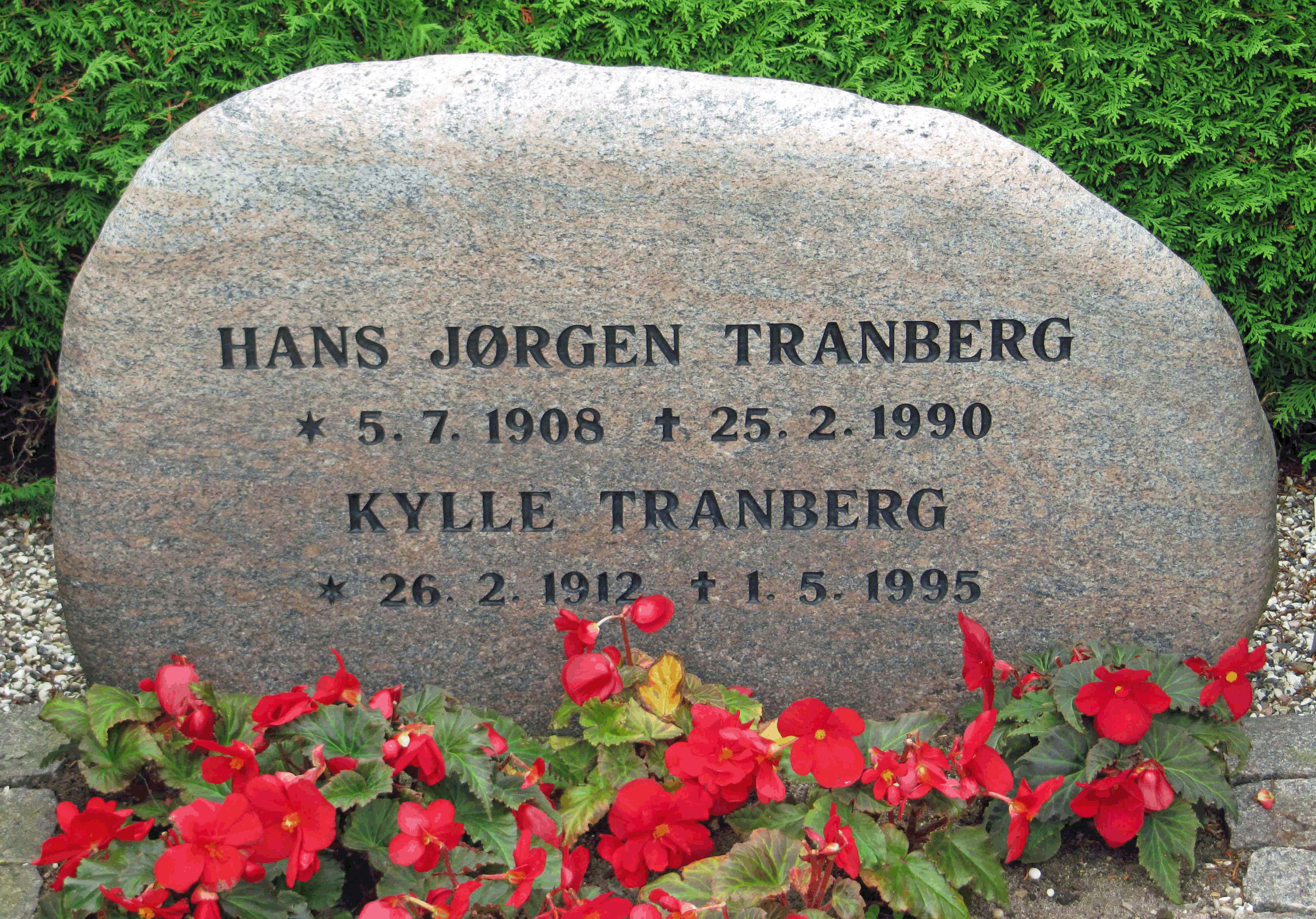 Hans Jrgen og Kylle gravsten i Lnborg